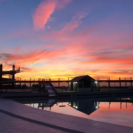 Apartment Familie Renner Direkt Am Deich 4 Schlafzimmer 2 Baeder 150qm Garten Terrasse Wallbox Cappel-Neufeld