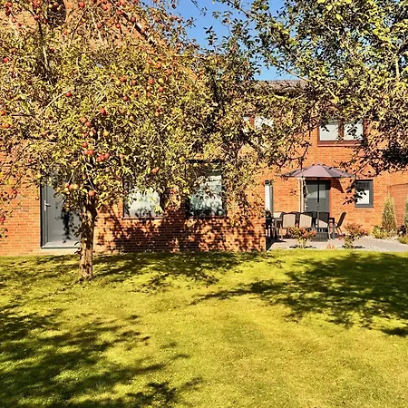 Familie Renner Direkt Am Deich 4 Schlafzimmer 2 Baeder 150qm Garten Terrasse Wallbox Apartment